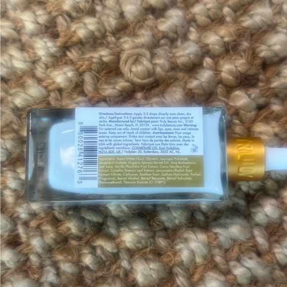 TRULY Coco Cloud After Shave Serum - White and Gold - Picture 5 of 5